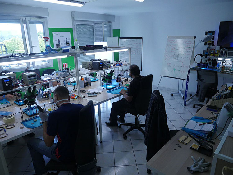 Formatech โข Formation pour devenir rรฉparateur/trice smartphone - Formatech